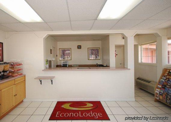 Econo Lodge On Historic Route 66 Barstow Interieur foto