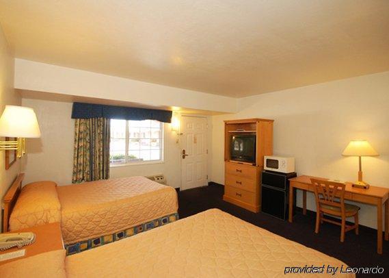 Econo Lodge On Historic Route 66 Barstow Kamer foto